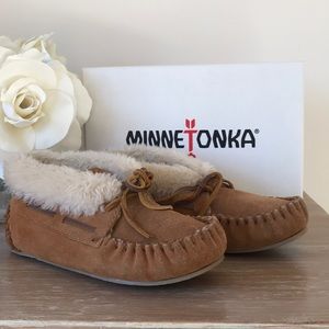 Minnetonka Kids Tan Suede Moccasin Slippers